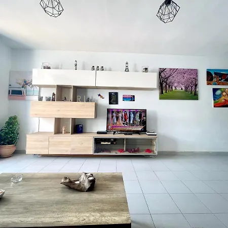 Casita Mara! 2' Line To The Sea, Shops And Bar's Apartment Tias
